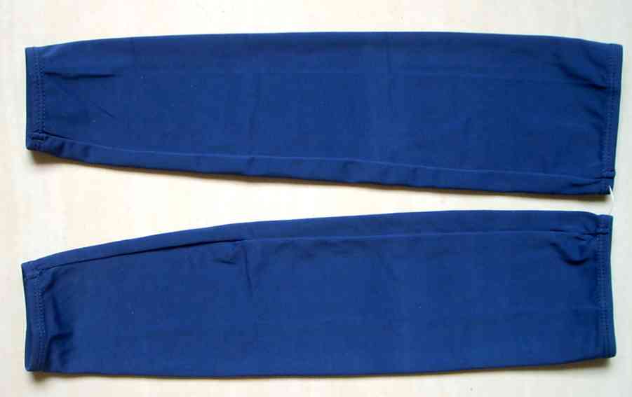 sarung lengan sepeda BIRU GELAP
